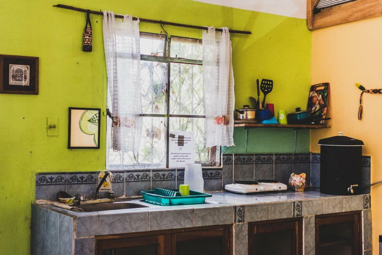 Ciao Cacao Hostel & Vegan Cafe Флорес Екстериор снимка