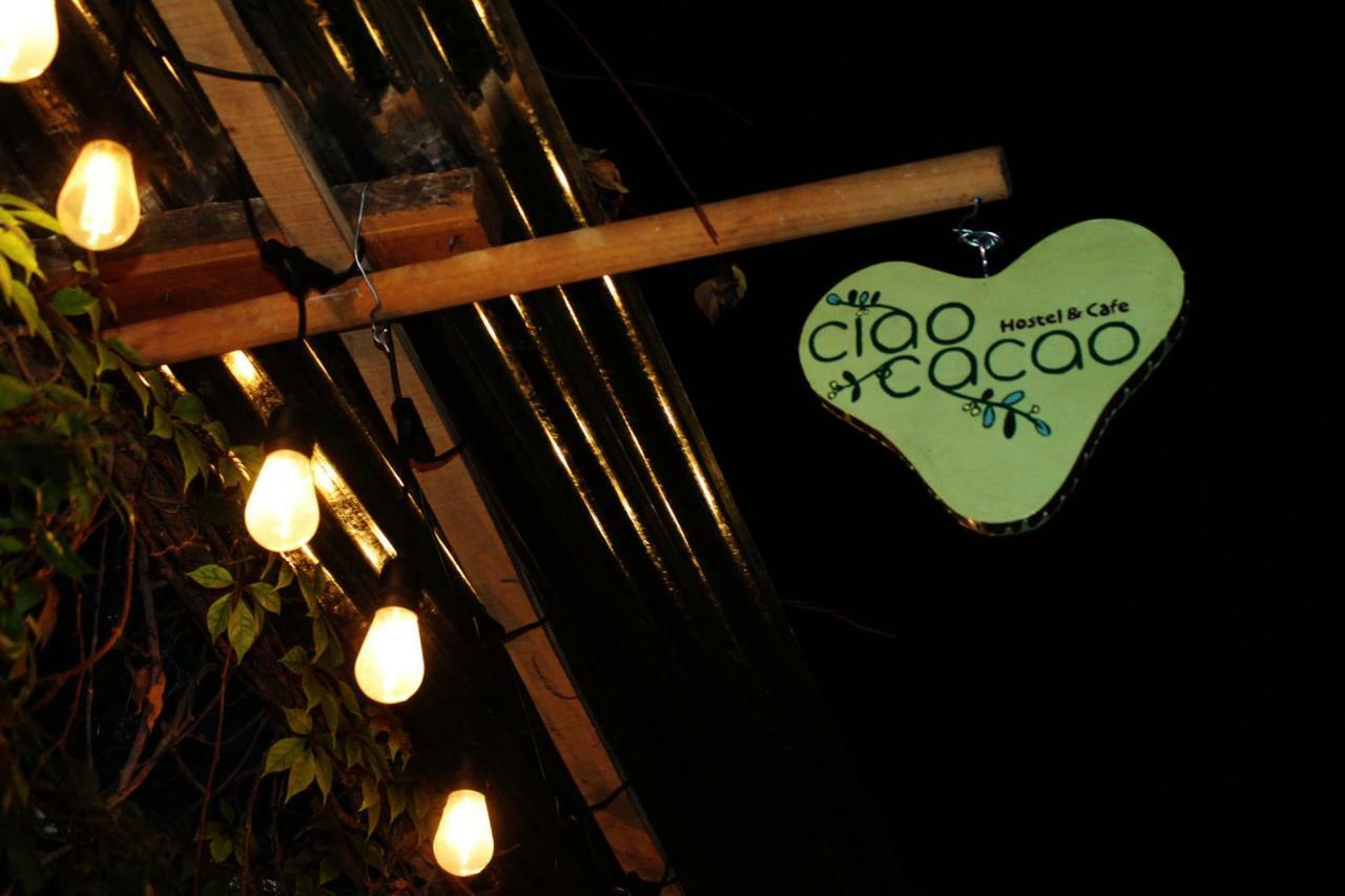 Ciao Cacao Hostel & Vegan Cafe Флорес Екстериор снимка