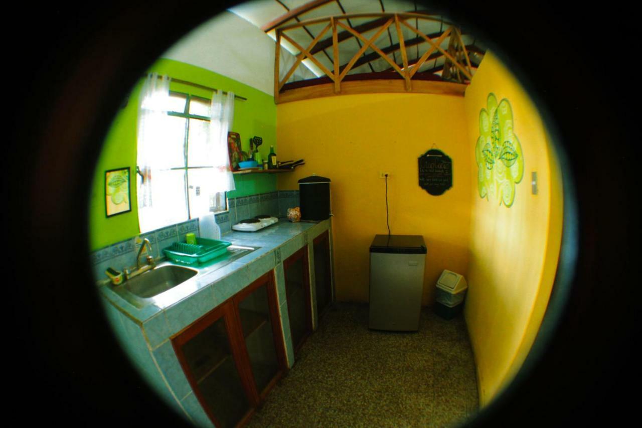 Ciao Cacao Hostel & Vegan Cafe Флорес Екстериор снимка
